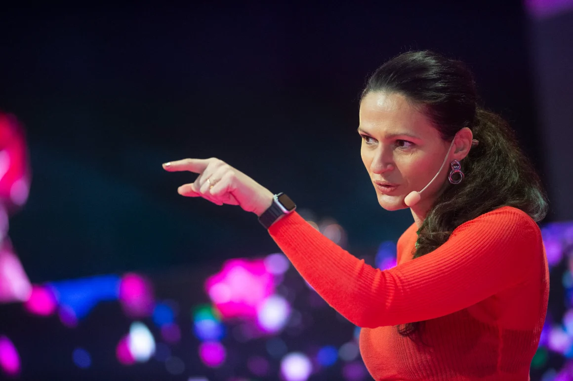 Alina Vandenberghe on stage